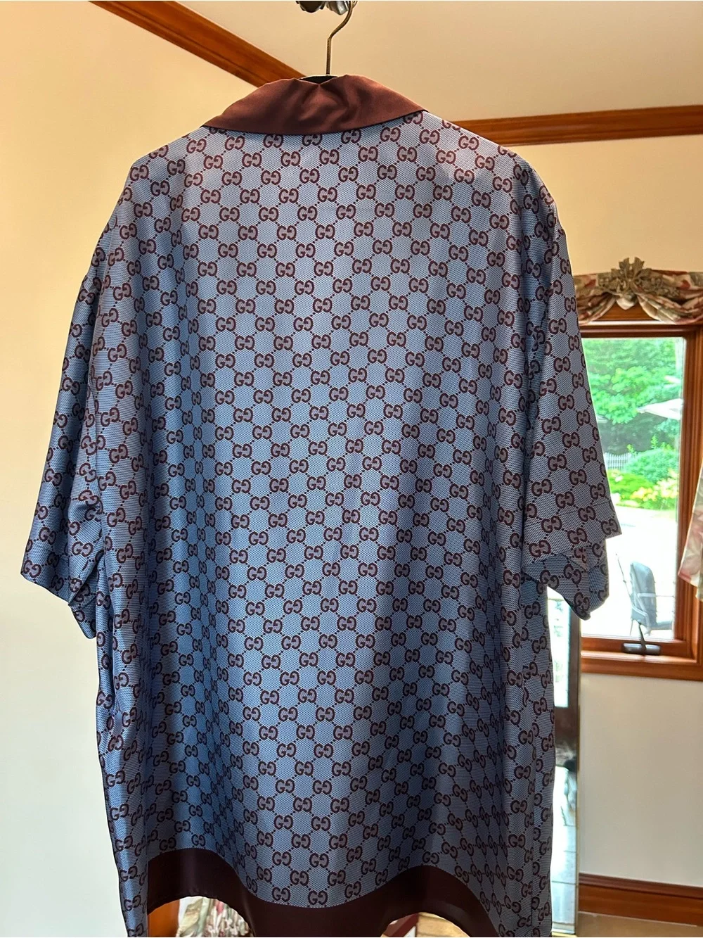 Men's Gucci 100% silk bowling shirt size 50/large US made in Italy